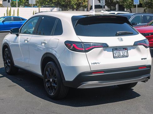 Certified 2025 Honda HR-V Sport image 7