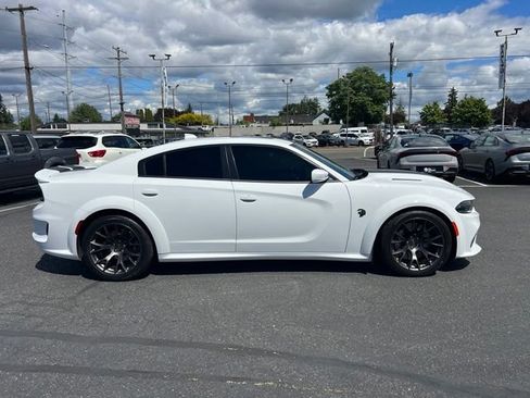 Used 2022 Dodge Charger SRT Hellcat w/ Harman/Kardon Audio Group RWD image 8
