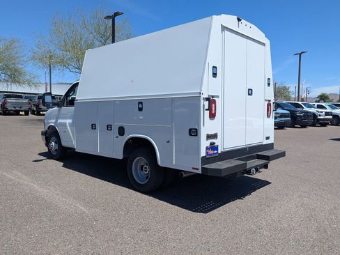 New 2025 GMC Savana 3500 w/ Power Convenience Package RWD image 4