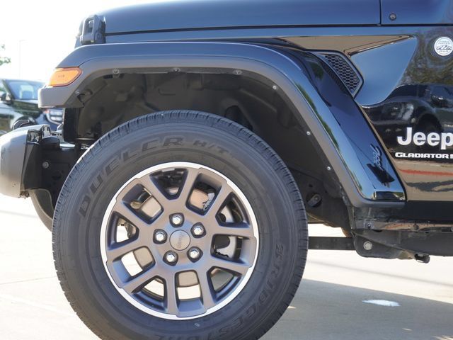 Used 2023 Jeep Gladiator Overland AWD/4WD image 5