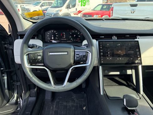 Used 2024 Land Rover Discovery Sport S image 17