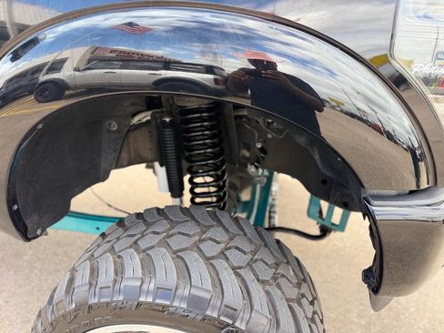 Used 2016 Ford F350 Platinum w/ FX4 Off-Road Package image 4