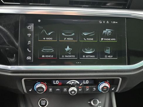 Used 2023 Audi Q3 2.0T Premium image 17