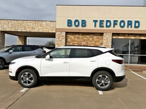 New 2026 Chevrolet Blazer LT image 2