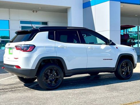 Used 2024 Jeep Compass Trailhawk image 4
