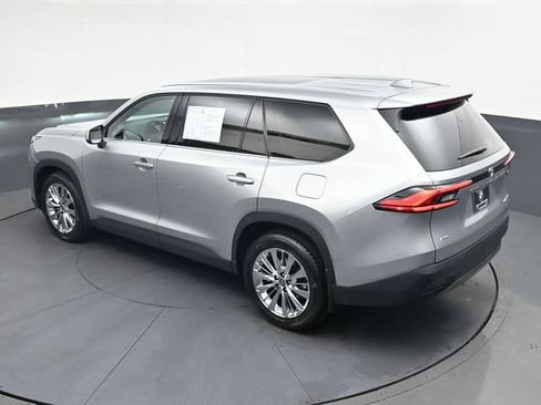 Used 2024 Toyota Grand Highlander AWD image 34