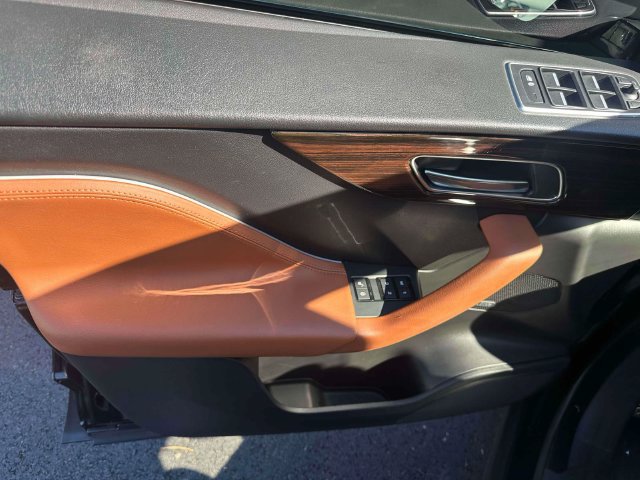 Used 2019 Jaguar F-PACE Portfolio AWD/4WD image 34