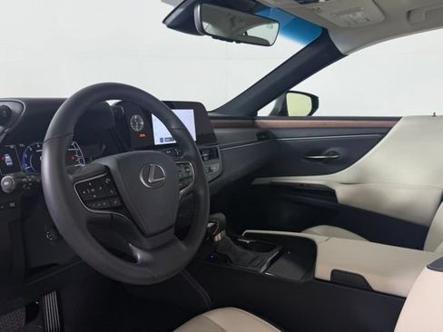 Used 2025 Lexus ES 350 w/ Premium Package FWD image 4