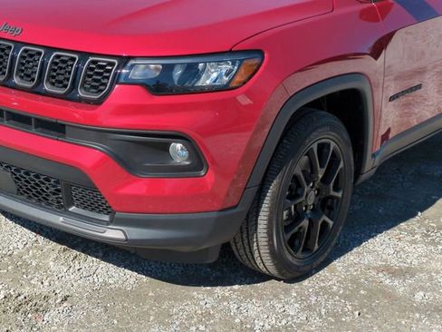 New 2026 Jeep Compass Latitude image 9