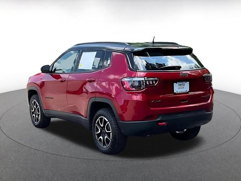 Used 2025 Jeep Compass Trailhawk AWD/4WD image 10
