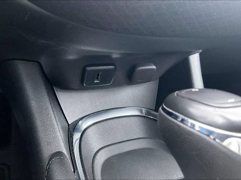 Used 2017 Chevrolet Malibu LT FWD image 33