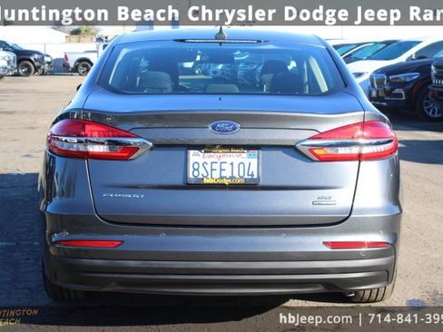 Used 2020 Ford Fusion SE image 4
