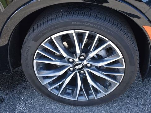 Used 2024 Cadillac XT4 Sport w/ Technology Package image 11