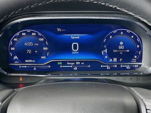 Used 2024 Chevrolet Suburban Premier image 13