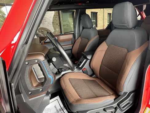 Used 2023 Ford Bronco Outer Banks AWD/4WD image 13