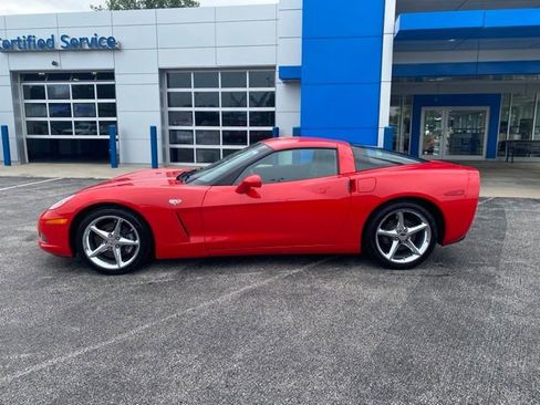 Used 2013 Chevrolet Corvette Coupe RWD image 2