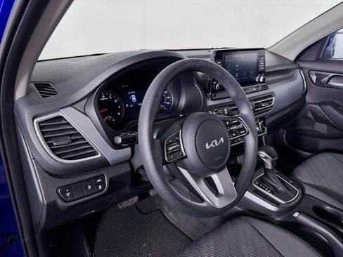 Certified 2023 Kia Seltos LX image 9