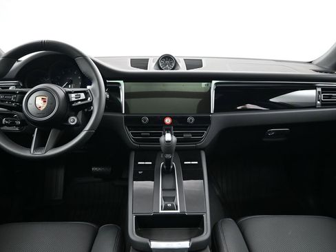 New 2026 Porsche Macan image 9