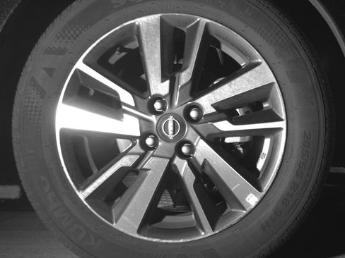 Used 2025 Nissan Versa SV image 13