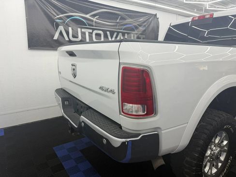Used 2017 RAM 2500 Laramie AWD/4WD image 3