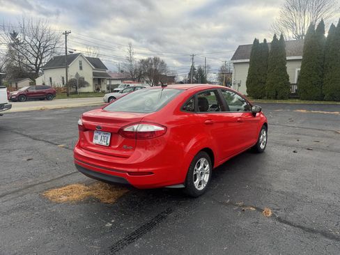 Used 2014 Ford Fiesta SE image 3