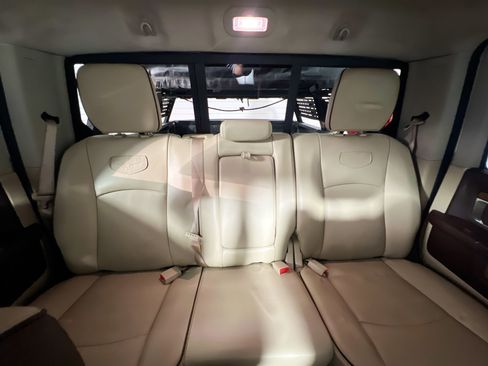 Used 2018 RAM 1500 Laramie Longhorn w/ Longhorn Southfork Package AWD/4WD image 32