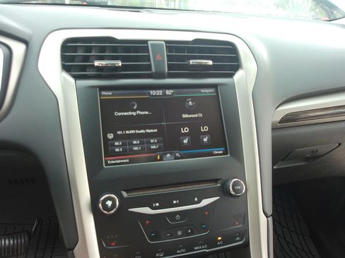 Used 2013 Ford Fusion SE FWD image 18