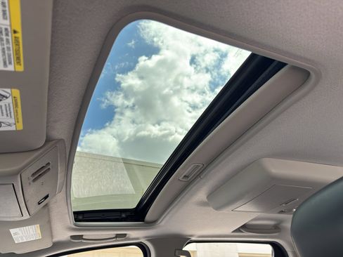 Used 2015 Nissan Titan SL w/ SL Moonroof Package AWD/4WD image 28