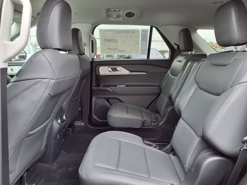 New 2026 Ford Explorer Active w/ Active Comfort Package RWD image 8