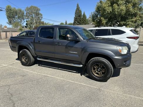 Used 2013 Toyota Tacoma PreRunner w/ TRD Sport Pkg RWD image 14