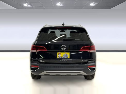 Used 2024 Volkswagen Taos SE AWD/4WD image 8