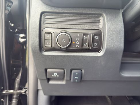 Used 2025 Ford F350 Lariat w/ Lariat Ultimate Package image 16