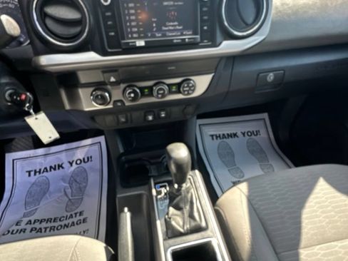 Used 2019 Toyota Tacoma SR5 AWD/4WD image 9