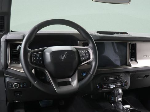 Used 2025 Ford Bronco Outer Banks AWD/4WD image 9