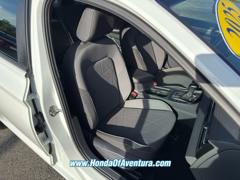 Used 2025 Volkswagen Jetta Sport FWD image 7