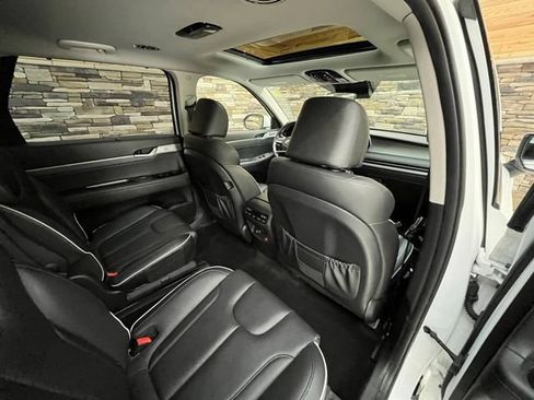 Used 2023 Hyundai Palisade SEL w/ Premium Package AWD/4WD image 44