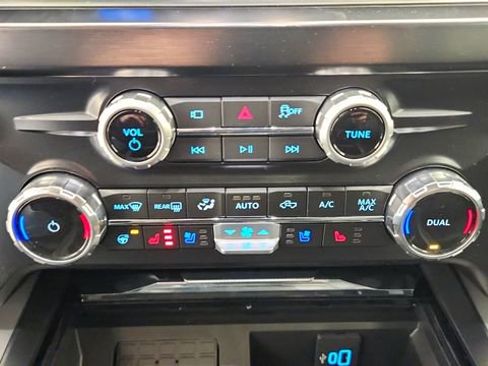 New 2026 Ford F350 Lariat w/ Black Appearance Package image 18