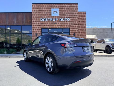 Used 2022 Tesla Model Y Long Range AWD/4WD image 5