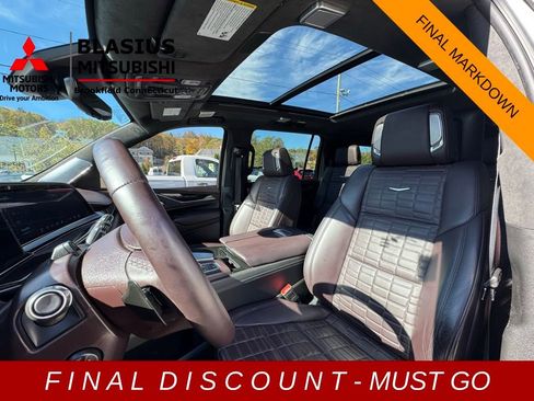 Used 2023 Cadillac Escalade ESV Sport Platinum w/ LPO, ONYX Package image 8