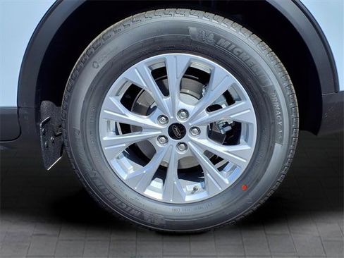 Used 2025 Ford Escape Active w/ Cold Weather Package image 9