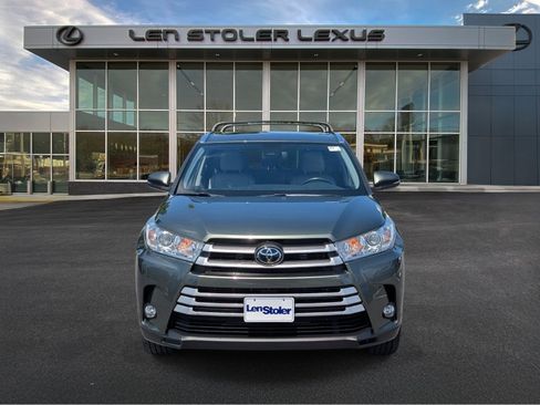 Used 2019 Toyota Highlander XLE AWD/4WD image 8