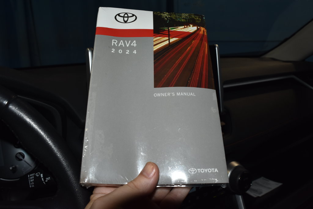 Used 2024 Toyota RAV4 Adventure AWD/4WD image 10