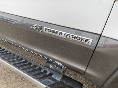 Used 2019 Ford F250 Lariat w/ Chrome Package image 32