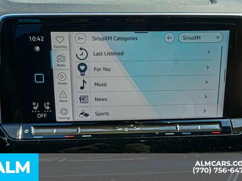 Used 2024 Volkswagen Atlas Cross Sport SE FWD image 44
