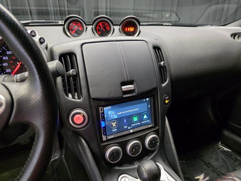 Used 2014 Nissan 370Z Coupe RWD image 20
