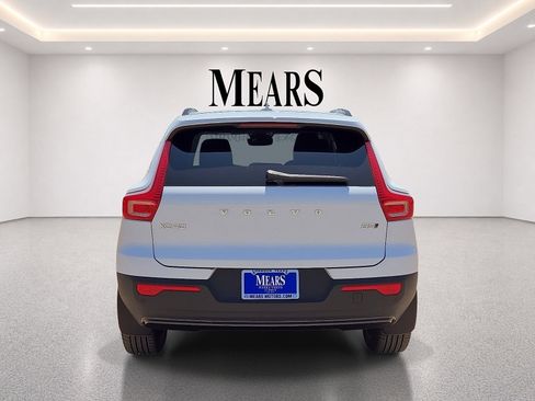 Used 2026 Volvo XC40 B5 Plus AWD/4WD image 5