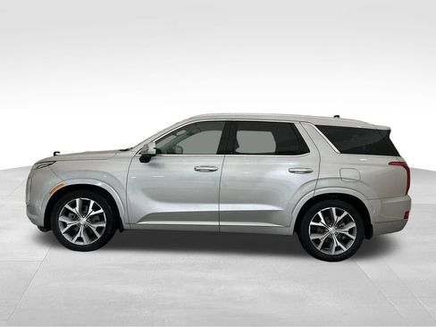 Used 2022 Hyundai Palisade Limited w/ Cargo Package FWD image 2