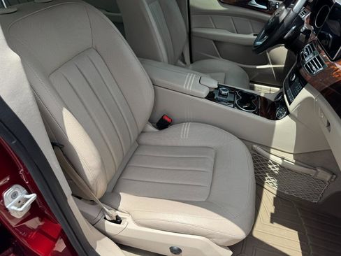 Used 2018 Mercedes-Benz CLS 550 4MATIC image 32