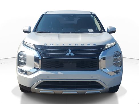 Used 2024 Mitsubishi Outlander SE FWD image 3