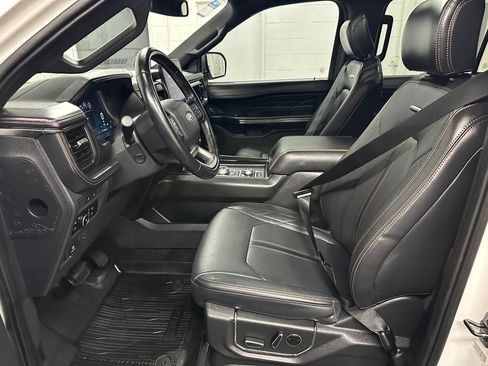 Used 2023 Ford Expedition Max Platinum AWD/4WD image 18